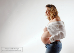 schwangerefrau-in-weise-bluse